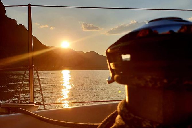 Sailing at Sunset on Lake Como: How to escape from daily routine - Key points to know before booking