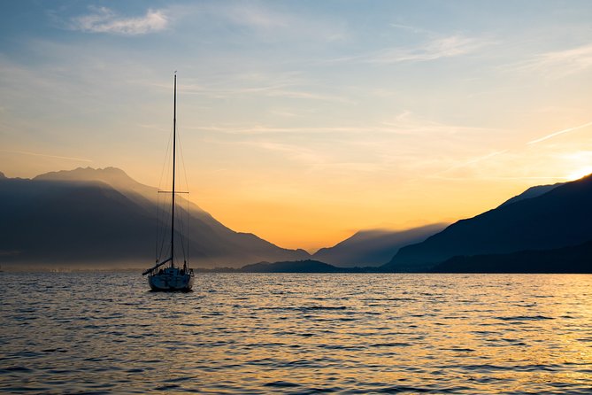 Sailing at Sunset on Lake Como: How to escape from daily routine - A small sunset sail on Lake Como