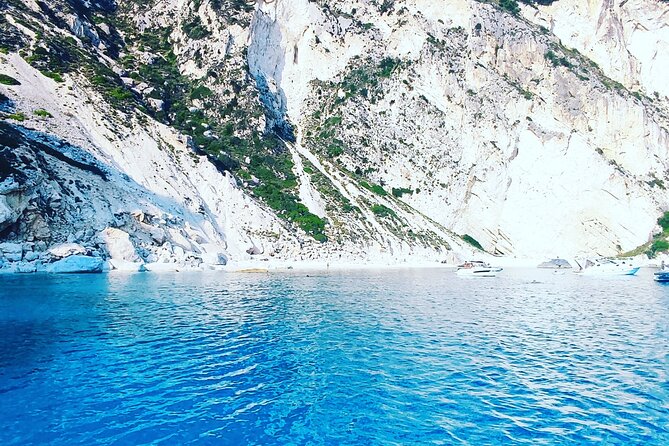 Sailing boat excursion in Salento - Who will enjoy this day most