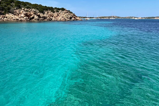 Sailing boat tour in the Maddalena Archipelago - What the boat is really like for 10 to 14 people
