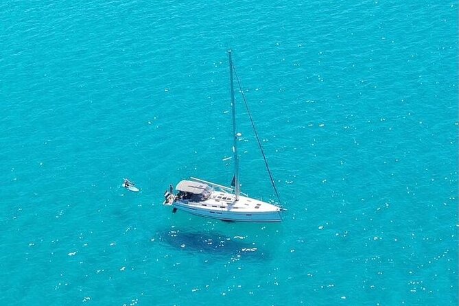 Sailing boat tour in the Maddalena Archipelago - Spargi and Cala Granara: the first real swim