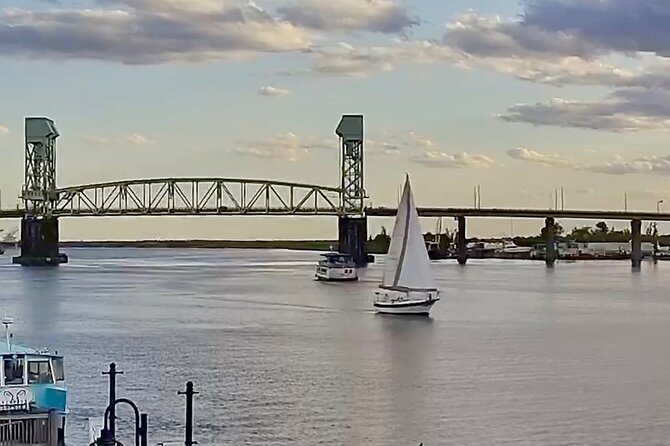 Sailing Charters in Wilmington - A small sailboat makes the difference