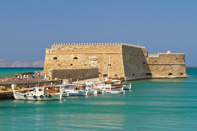 Sailing Cruise to Dia Island with Meal and Water Activities - Who should choose this Dia Island cruise?