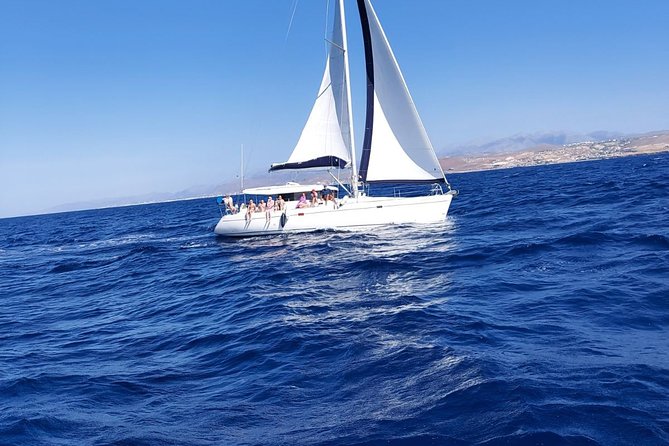 Sailing day to Dia island - The practical weak spot: transfers and communication