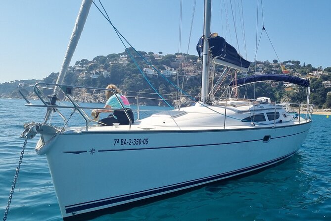 Sailing experience on a 4-hour sailboat in Girona - Who will enjoy this sailing trip most?