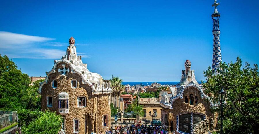 Sailing Experience, Sagrada Familia & Park Guell - Sailing the Mediterranean for 1.5 hours