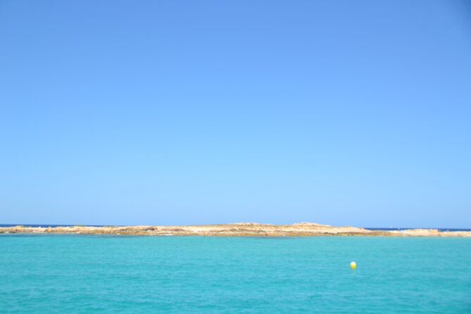 Sailing in Formentera, virgin and natural beaches - Ses Illetes offers beauty and more people