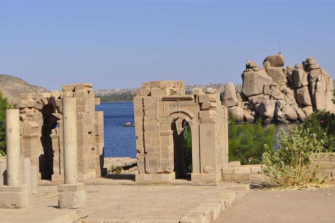 Sailing Nile Cruise from Aswan to Luxor for 2 Nights - Day three: Leaving the ship in Luxor