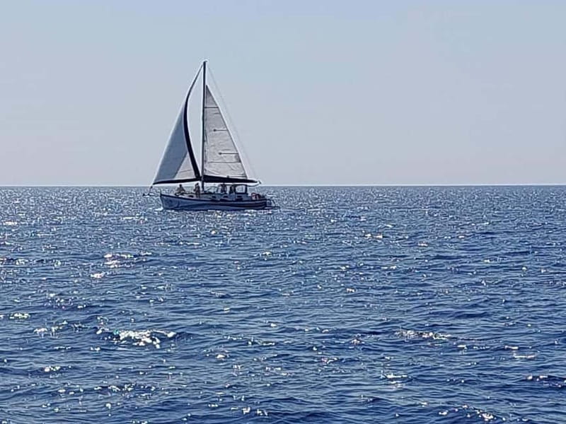 Sailing tour around Lindos with food and drinks - Greek lunch on the boat or in a sheltered cove