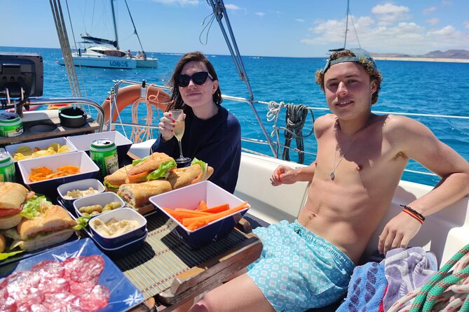Sailing tour around the Lobos Island Natural Park / 4h - Sailing beside Lobos and the Bocaina Channel