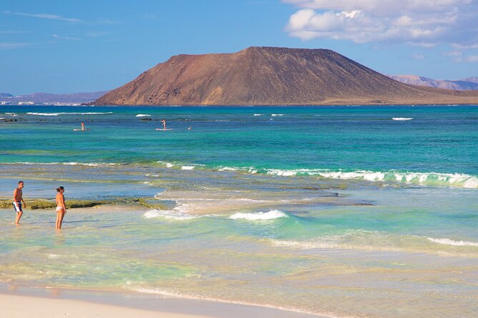 Sailing tour around the Lobos Island Natural Park / 4h - Anchoring south of Lobos for water time