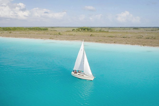 Sailing Tour through the Lagoon of the 7 Colors - Why Bacalar’s Seven Colors Lagoon matters