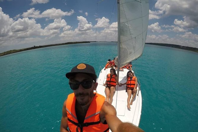 Sailing Tour through the Laguna de los Siete Colores - Swimming at the Pirate Canal