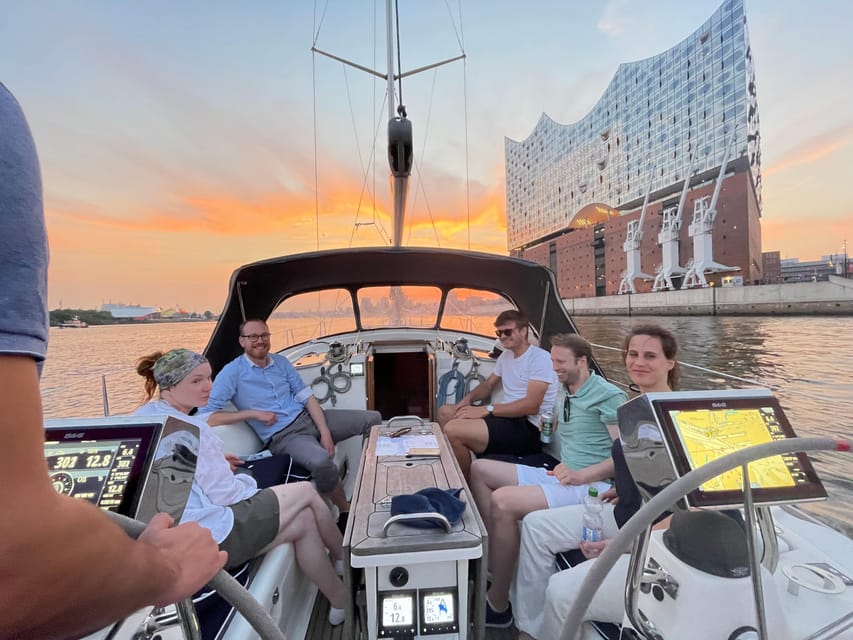 Sailing trip ''the Elbe by night", Hamburg/Elbe - Sunset on the Elbe and the Blankenese route