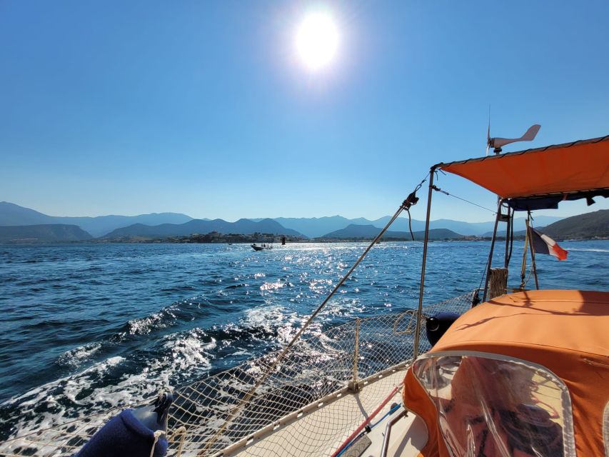 Saint-Florent: sailing excursions with Sailingmaures - Life aboard SABALI, the SunFizz 40