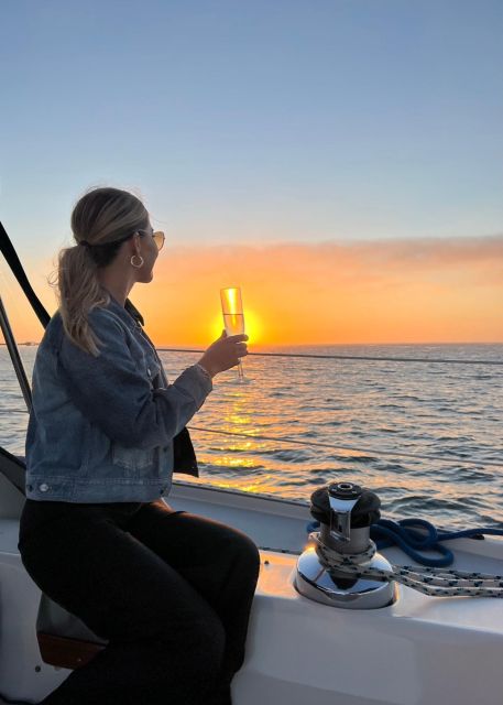 San Diego: San Diego Bay Sailing Tour - Why a private yacht changes the San Diego harbor experience