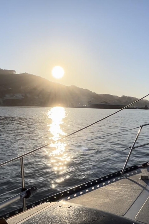 SAN FRANCISCO: (2hr) SUNSET Sailing Experience on SF Bay - Returning to Sausalito after sunset