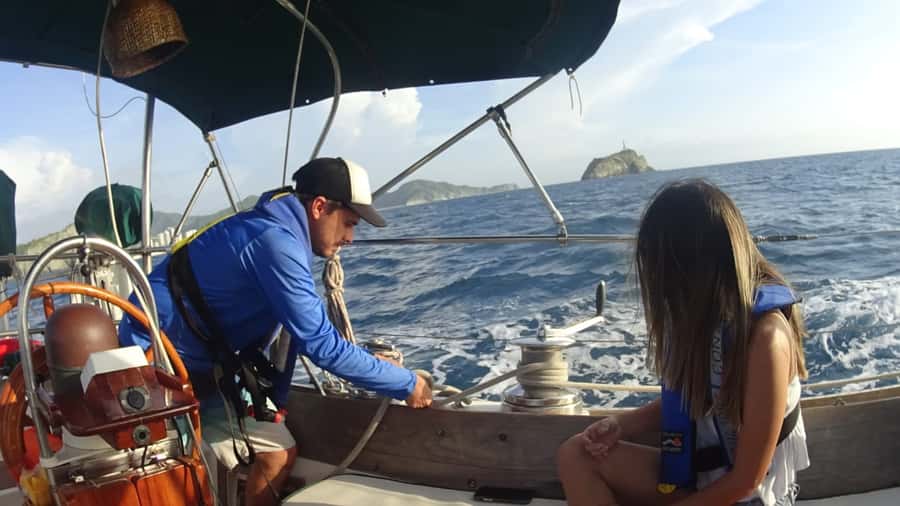 Santa Marta Bay: Sunset on a sail boat - The first hour: sailing toward the nearby islet