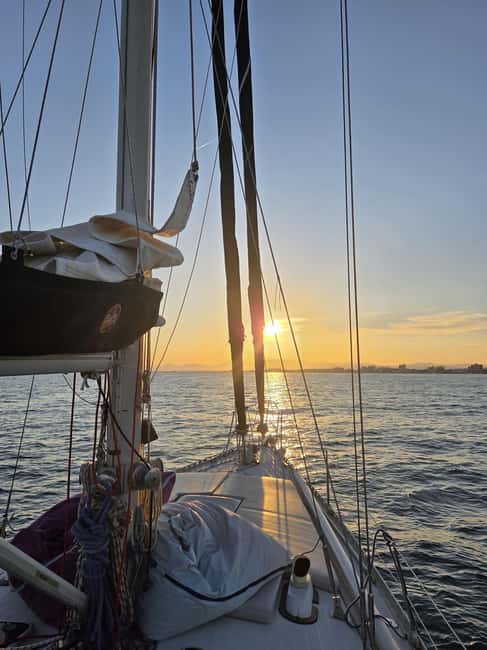 Santa Pola: Sail to Tabarca, snorkel, and enjoy sunset with a tasting - Who will enjoy this Santa Pola sailing trip?