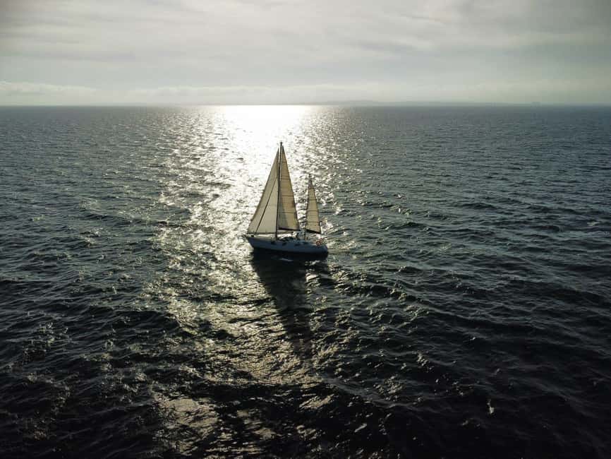 Santa Pola: Sail to Tabarca, snorkel, and enjoy sunset with a tasting - The crossing toward Tabarca