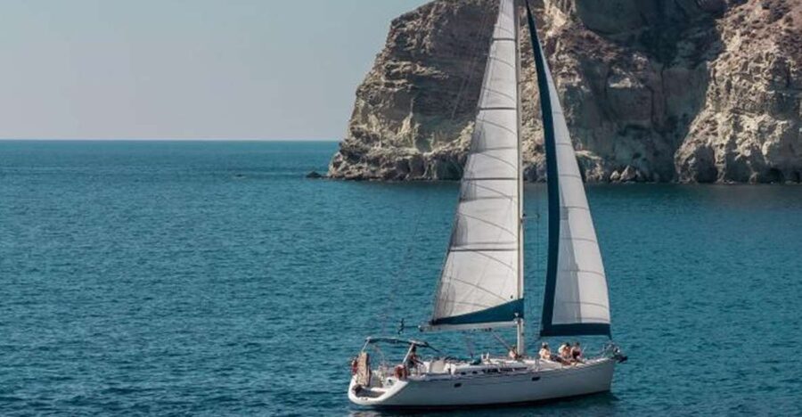 Santorini Caldera: Morning Sailing Cruise with Meal - Why a morning cruise works well in Santorini
