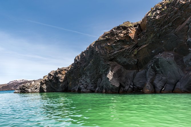 Santorini Caldera Sunset Sailing Cruise with Dinner and Wine - What this six-hour Santorini cruise actually offers