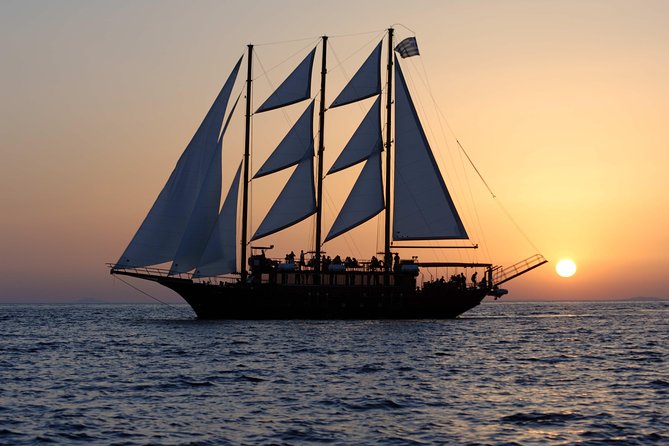 Santorini Caldera Sunset Sailing Cruise with Dinner and Wine - Getting to the boat without a stressful start