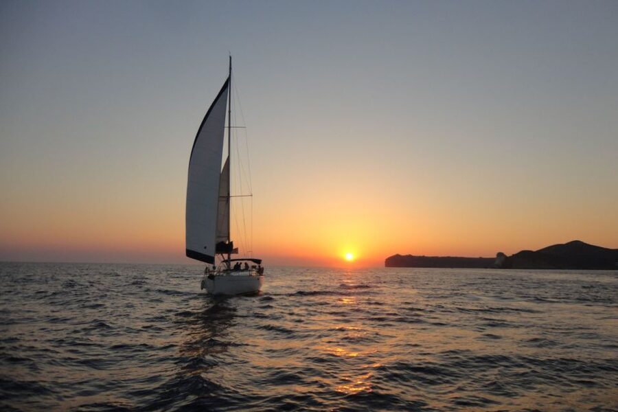 Santorini Caldera: Sunset Sailing Cruise with Meal - Why this Santorini cruise is worth your afternoon