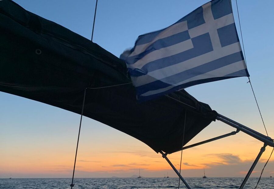 Santorini: Private 5-Hour Sunset Sailing Tour with Dinner - Key points to know before you sail