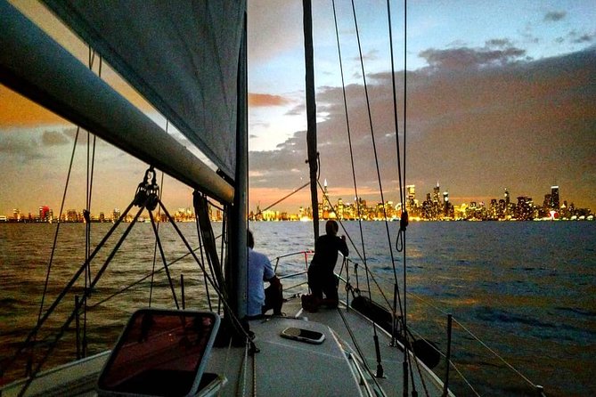 Serene Private Sunset Sail on Lake Michigan - Navy Pier, Chicago - A route shaped by wind and your wishes