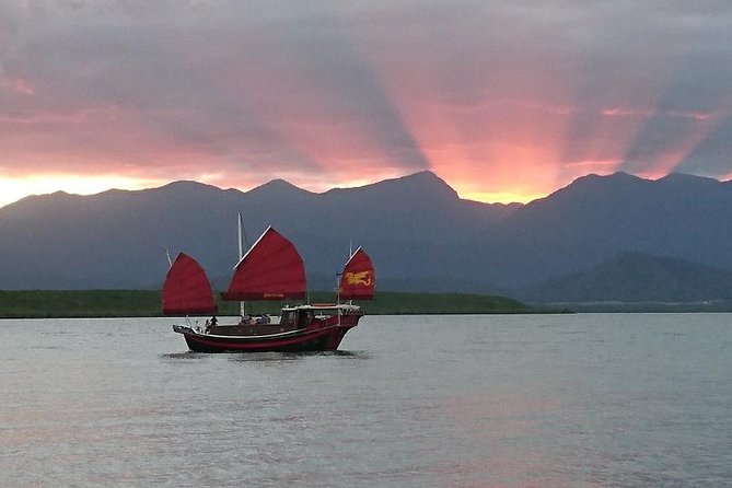 Shaolin Sunset Sail on Authentic Chinese Junk Boat - The crew makes the difference