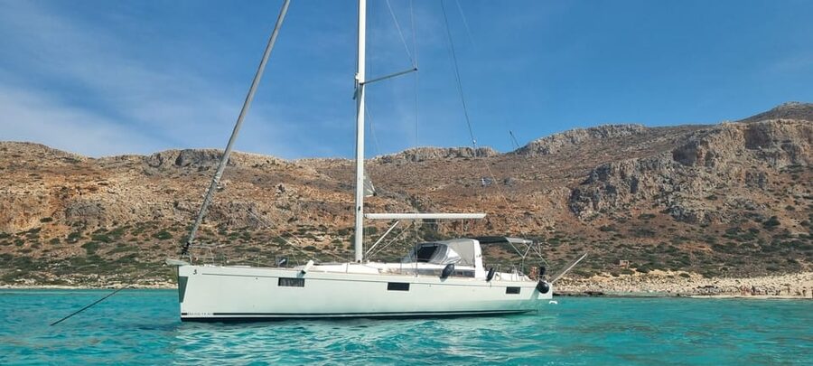 Shared Balos and Gramvousa Sailing Trip with Meal and Drinks - The 1.5-hour sail toward Balos