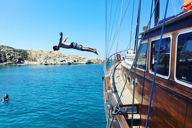 Shared Mykonos Sail Cruise to Delos and Rhenia Islands - The boat, group size, and pace