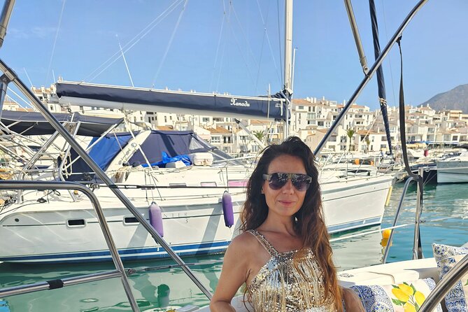 Shared Sailboat Experience Feel nature with dolphins - A Mediterranean swimming stop