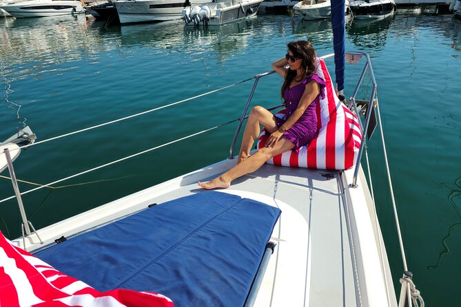 Shared Sailboat Experience Feel nature with dolphins - Who will enjoy this sailing trip?