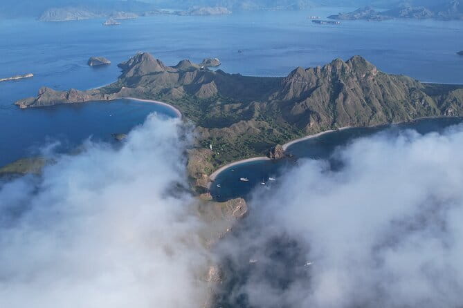Shared Trip Sailing Komodo 3D2N - Day two: Padar’s famous view and Komodo’s biggest highlights