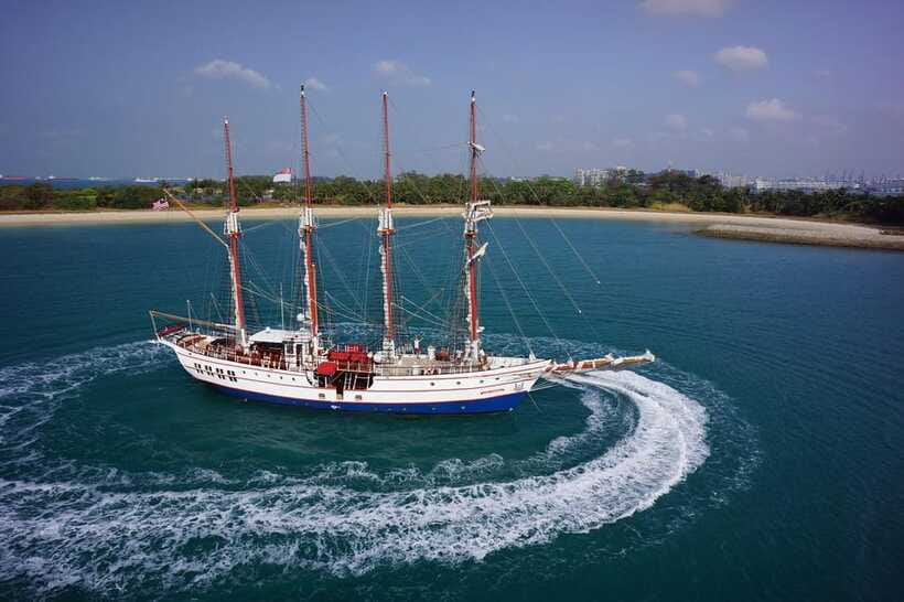 Singapore: Sunset Tall Ship Cruise with 4-Course Meal - Practical details for a smoother evening