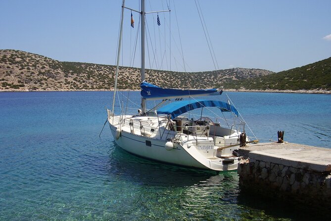 Single day Sail boat cruise with swimming, snorkeling, drinks and lunch - Friendly skippers make the difference