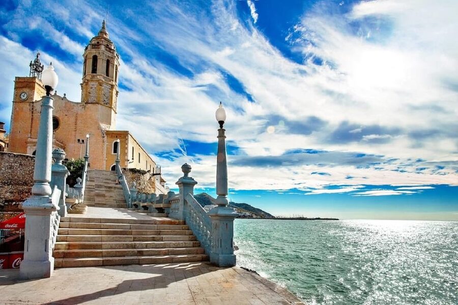 Sitges: Sailboat trip + walking tour and wine cellar tour - Why this Sitges combination works