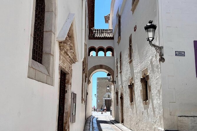 Sitges sailing, walking and winery tour - Who will enjoy this half-day outing?