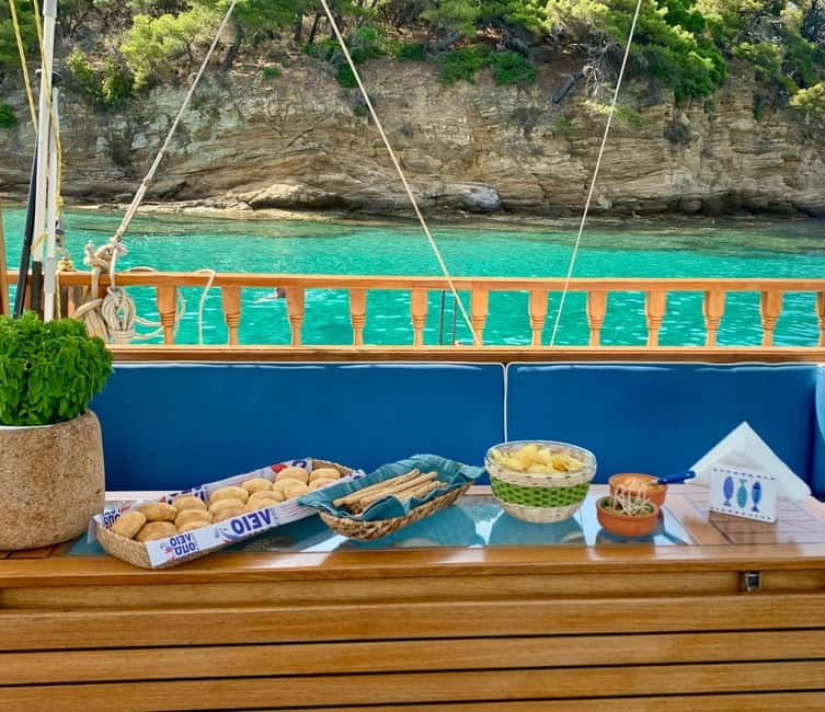Skiathos : All-Inclusive Sailing Cruise with Lunch! - The first hours around Skiathos