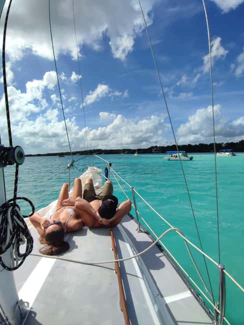 Slow Sailing Bacalar - 3-hours of Nature and crystal waters - Meeting the captain at Restaurant Noru