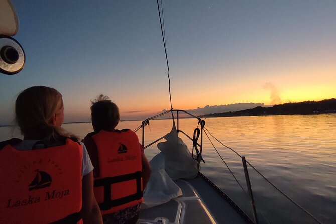 Slow Sailing Bacalar Experience with snack and drinks - Seeing giant stromatolites without rushing