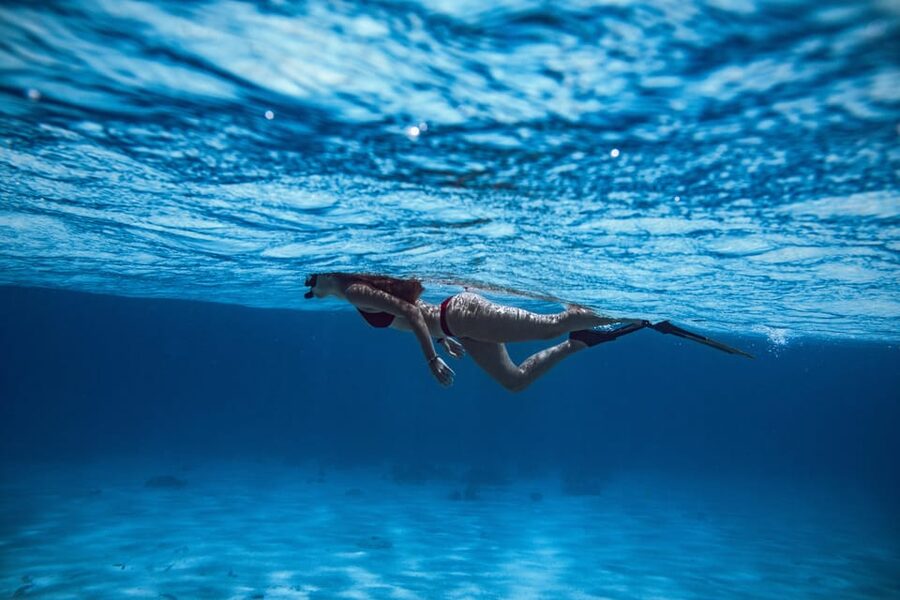 Snorkelling & Sailing In Crete’s Hidden Coastal Gems - The atmosphere is lively, not peaceful