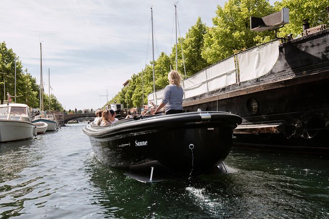 Social Sailing - Copenhagen Canal Tour - Captain's Favorite - The first stretch: Copenhagen from the harbor