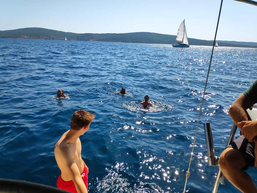 Split: Half Day Sailing Tour with Swim Stop, Snacks and Wine - Leaving Split for four hours at sea