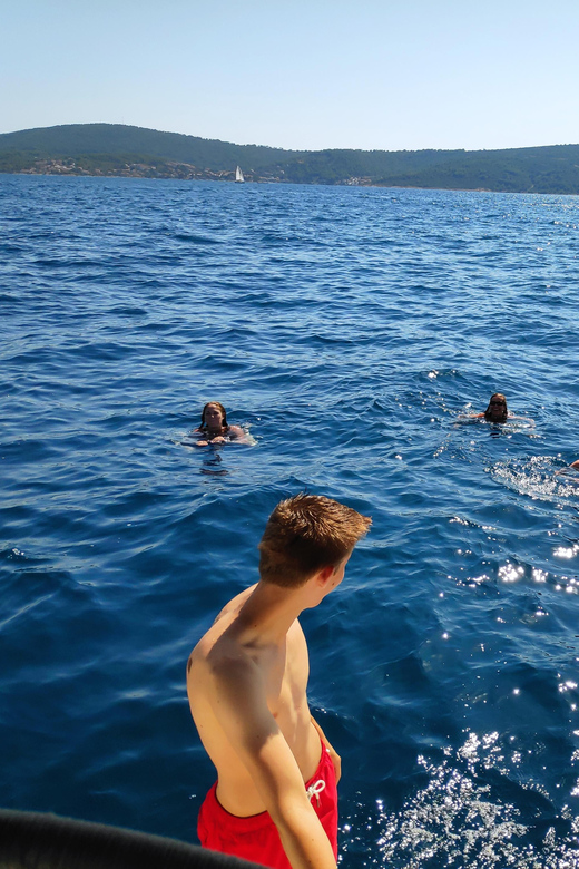 Split: Half Day Sailing Tour with Swim Stop, Snacks and Wine - Wine, cheese, and prosciutto on board