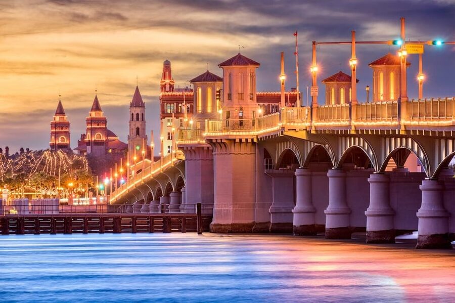 St Augustine: Nights of Lights Sail w Live Music& Sunset Opt - Drinks, snacks, and the real value of the $69 ticket