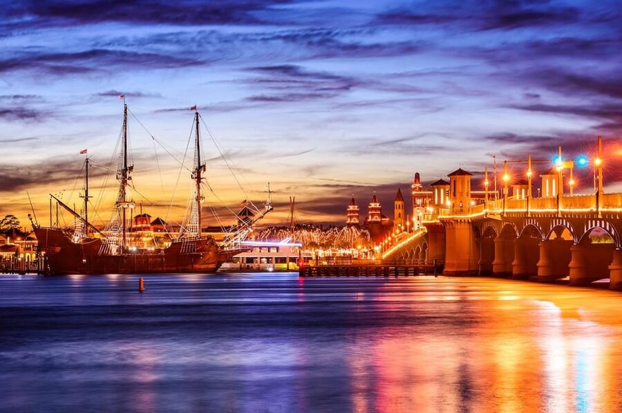 St Augustine: Nights of Lights Sail w Live Music& Sunset Opt - Practical tips for a better evening