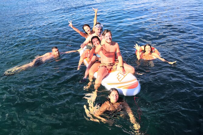 Sunset aperitif on a sailing boat in Alghero - Who will enjoy this Alghero sailing trip most?